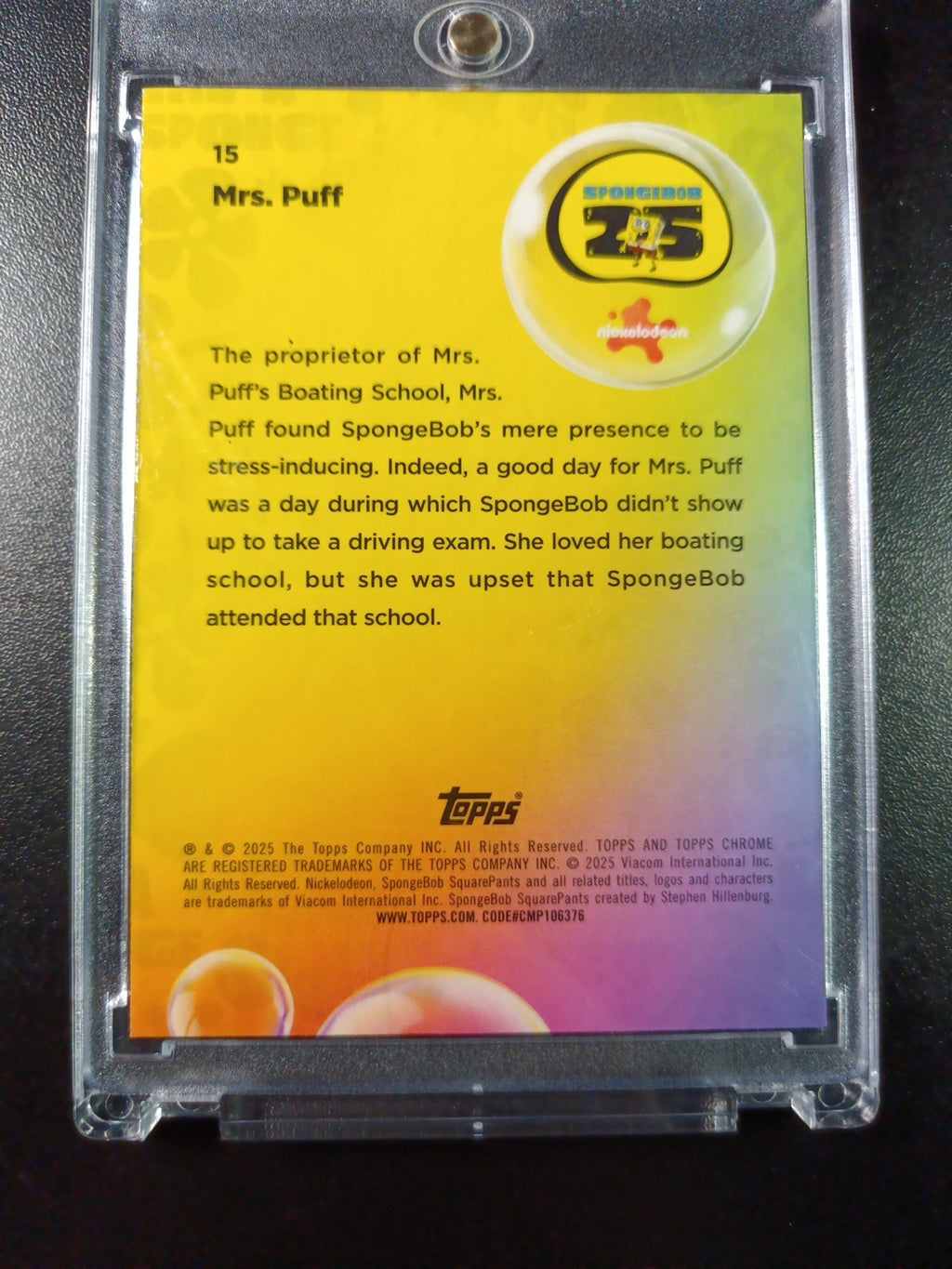 SpongeBob # 62/175 Silver Wave Refractor Mrs. Puff Relaxing Card Topps /175