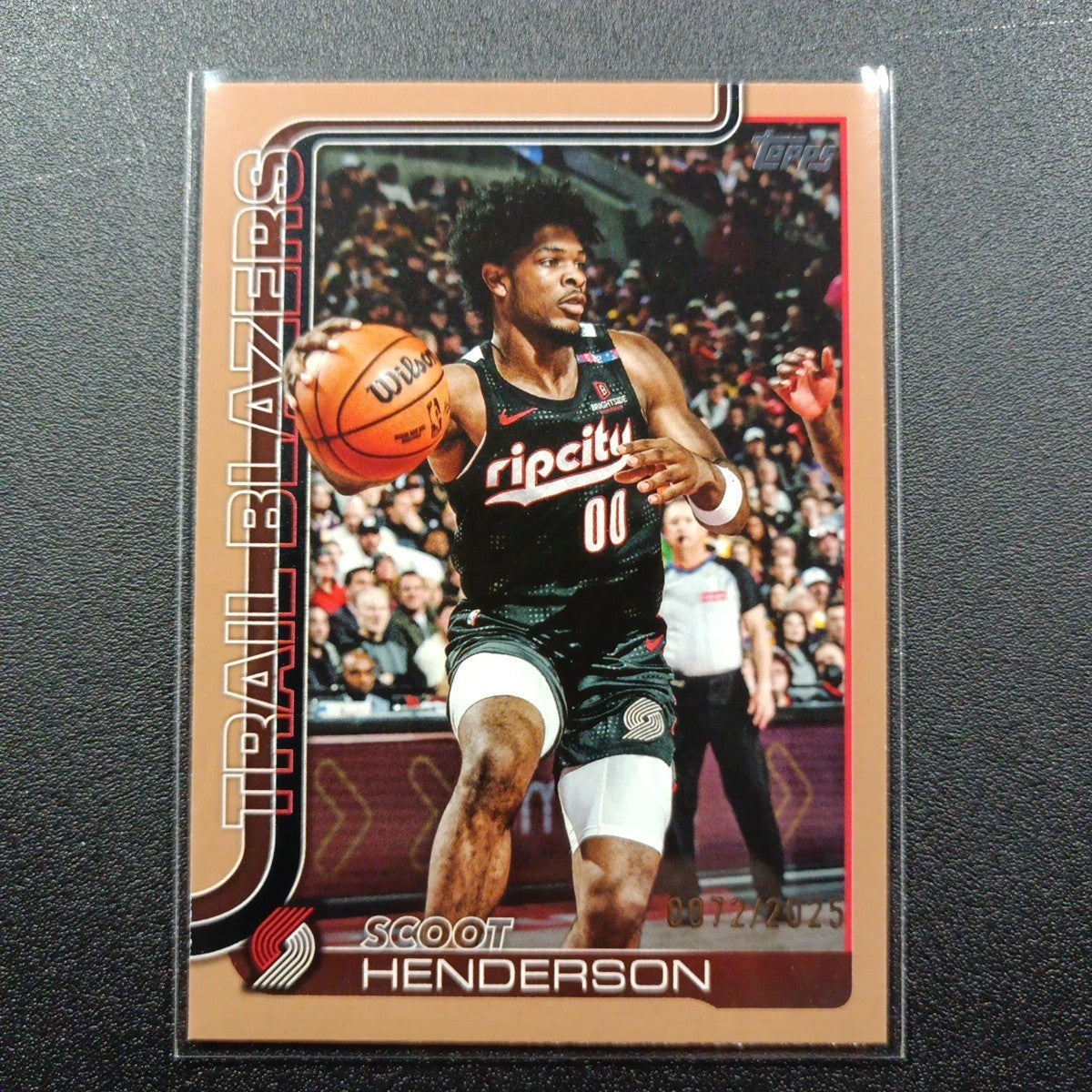 # /2025 Gold Topps Basketball 2025-26 Card Scoot Henderson 0072/2025 Case Hit