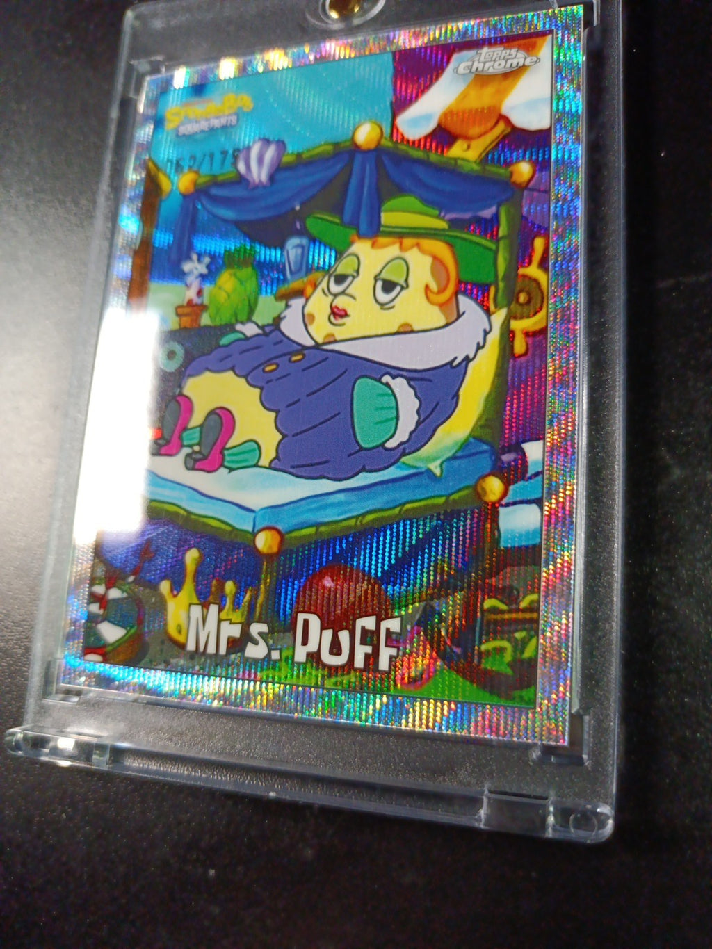 SpongeBob # 62/175 Silver Wave Refractor Mrs. Puff Relaxing Card Topps /175
